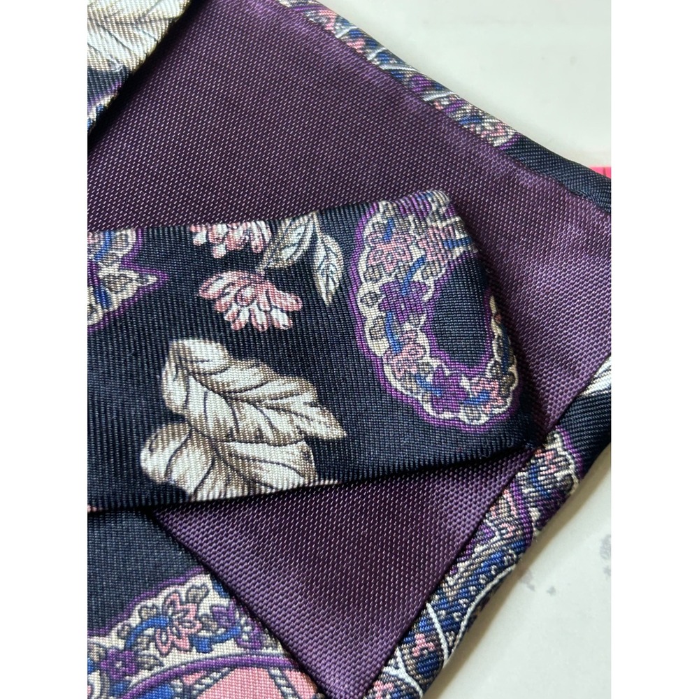 Buckingham Men's Necktie Paisley‎ Acorn Floral Pattern Blue Pink Black - Picture 3 of 3